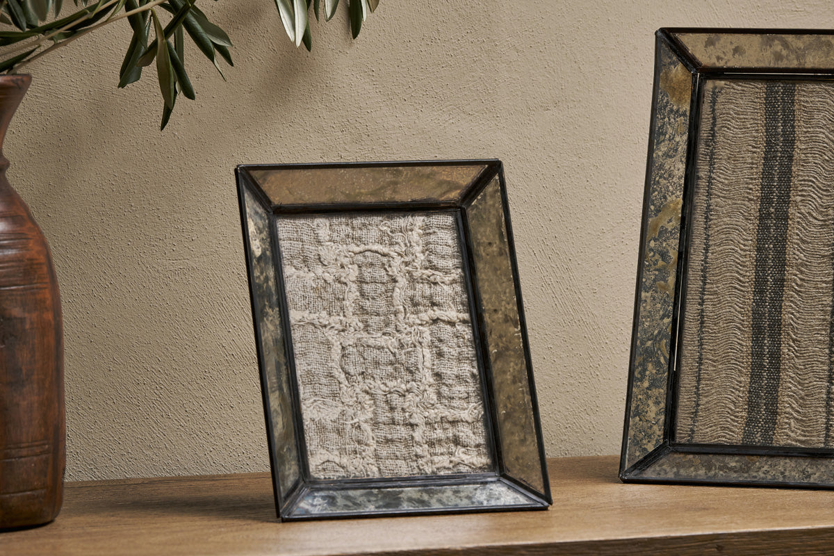 Yash Antique Glass & Iron Photoframe - Antique Black 5x7''