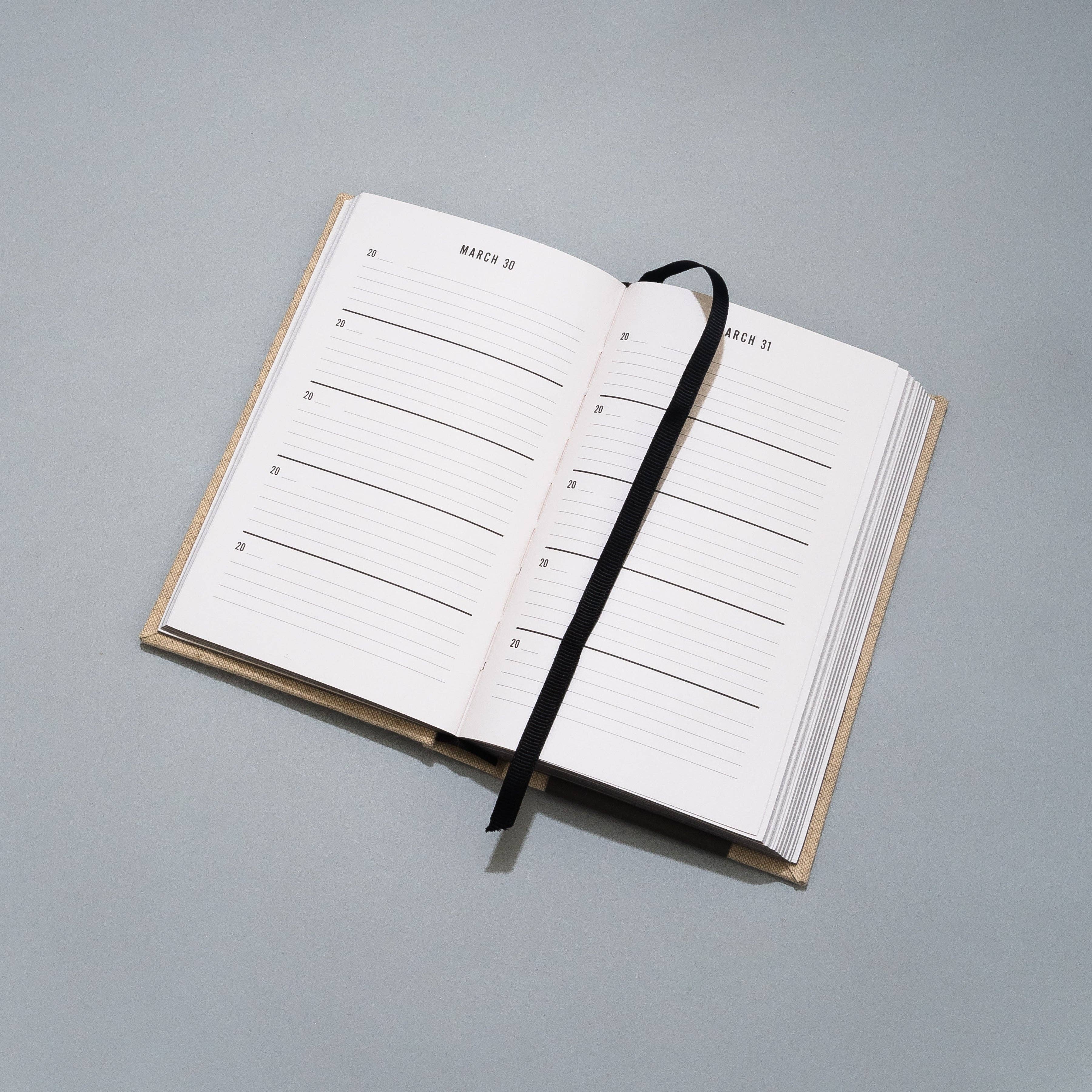 Canvas One Line a Day - A Five-Year Memory Journal (Diary or Journal)