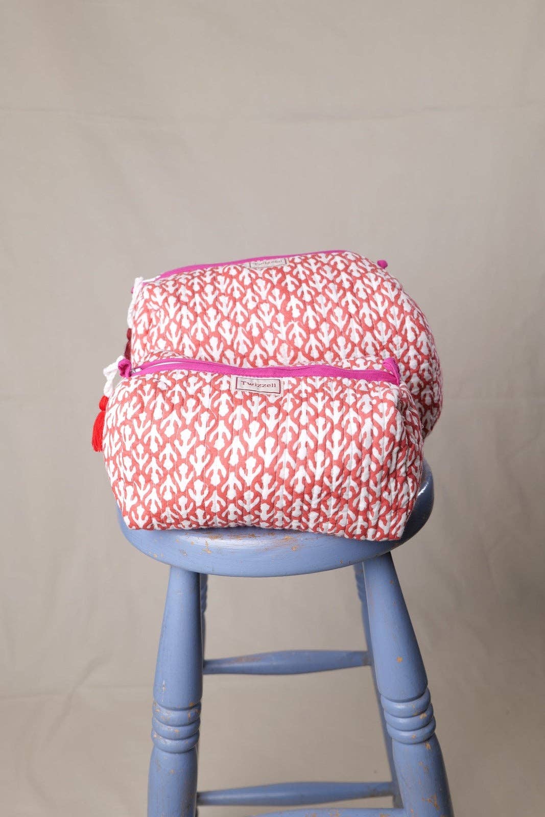 Twizzell Quilted Wash Bag - Red: Large