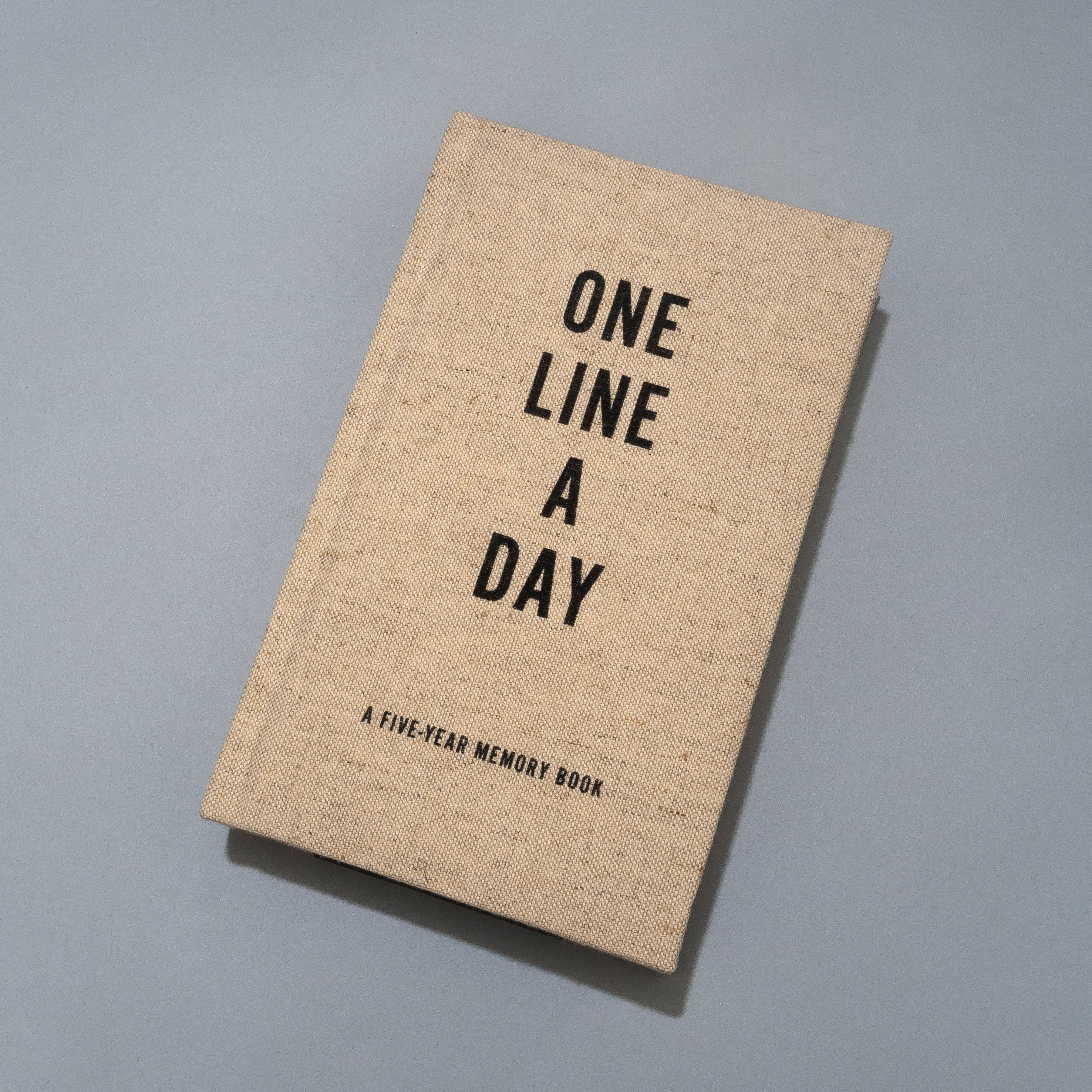 Canvas One Line a Day - A Five-Year Memory Journal (Diary or Journal)